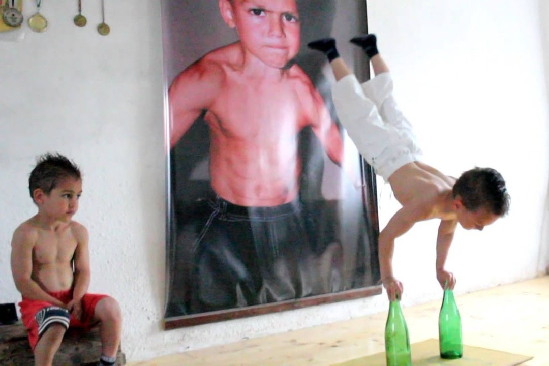 ‘Hercules Romania’ co co bap cuon cuon anh 3