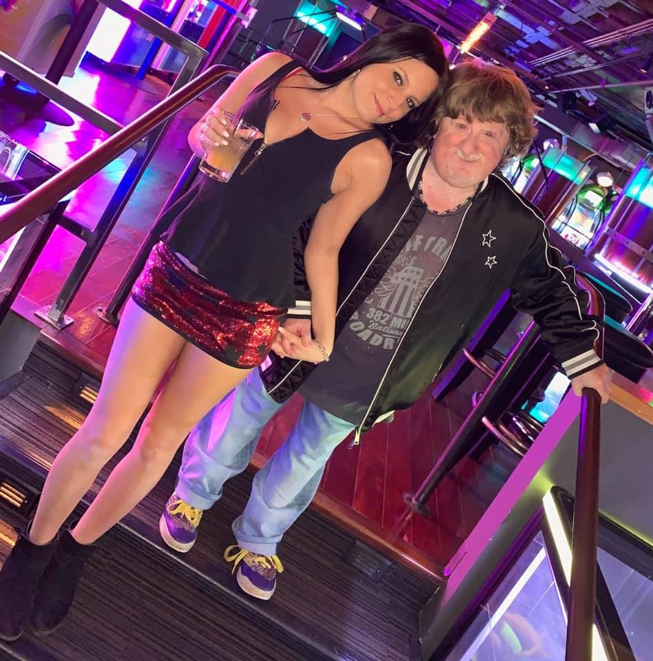 Nang mau 27 tuoi yeu nguoi dan ong 55 tuoi anh 3