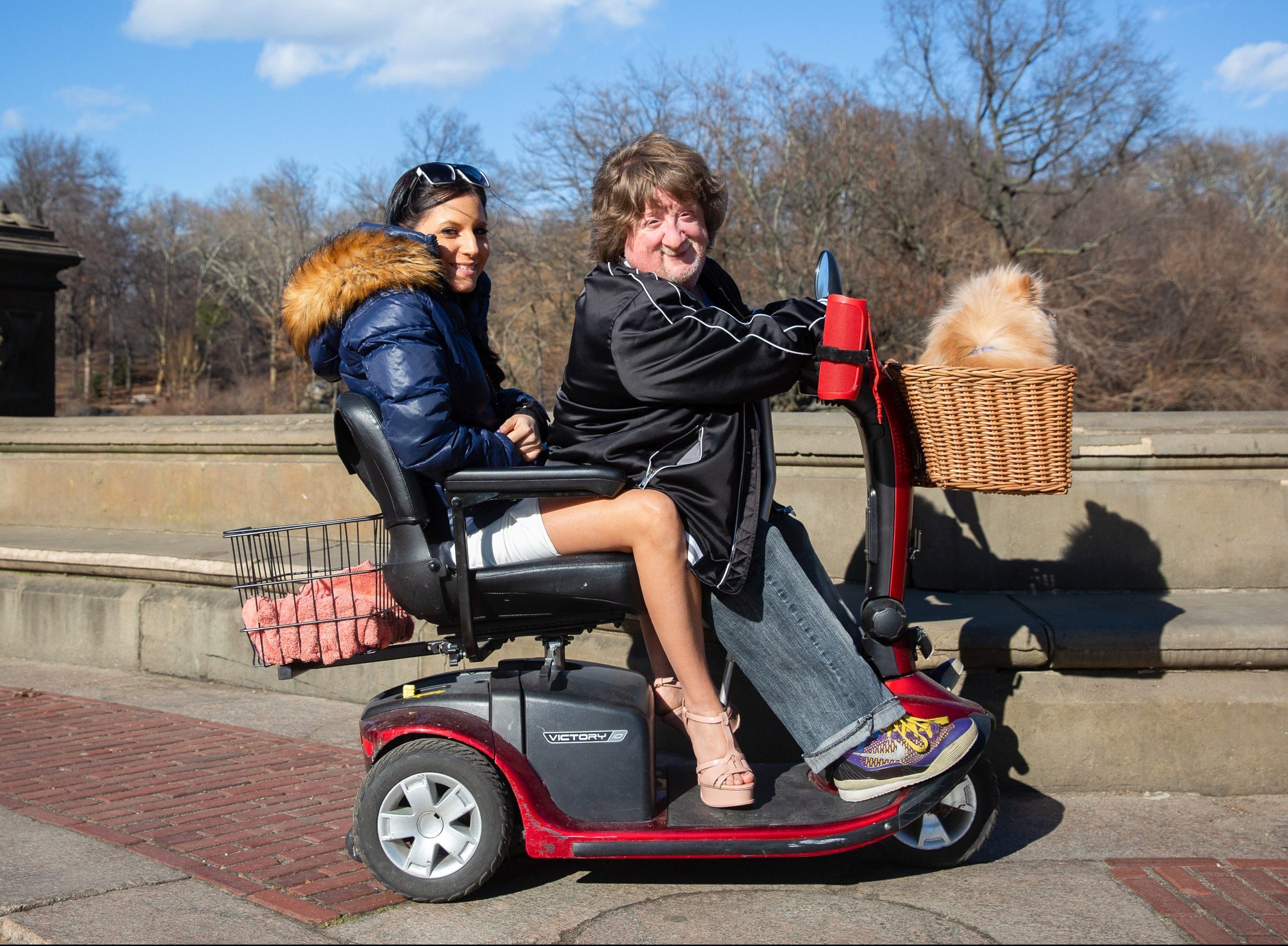 Nang mau 27 tuoi yeu nguoi dan ong 55 tuoi anh 2