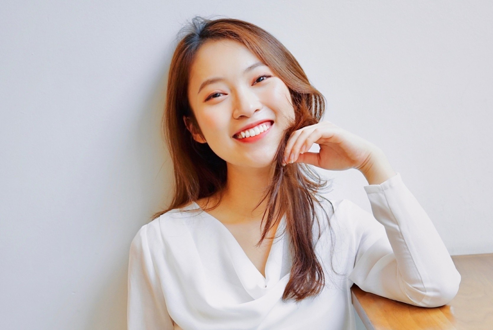 'Hot girl 7 thu tieng' Khanh Vy: Cap 2 doc het tieu thuyet kinh dien hinh anh