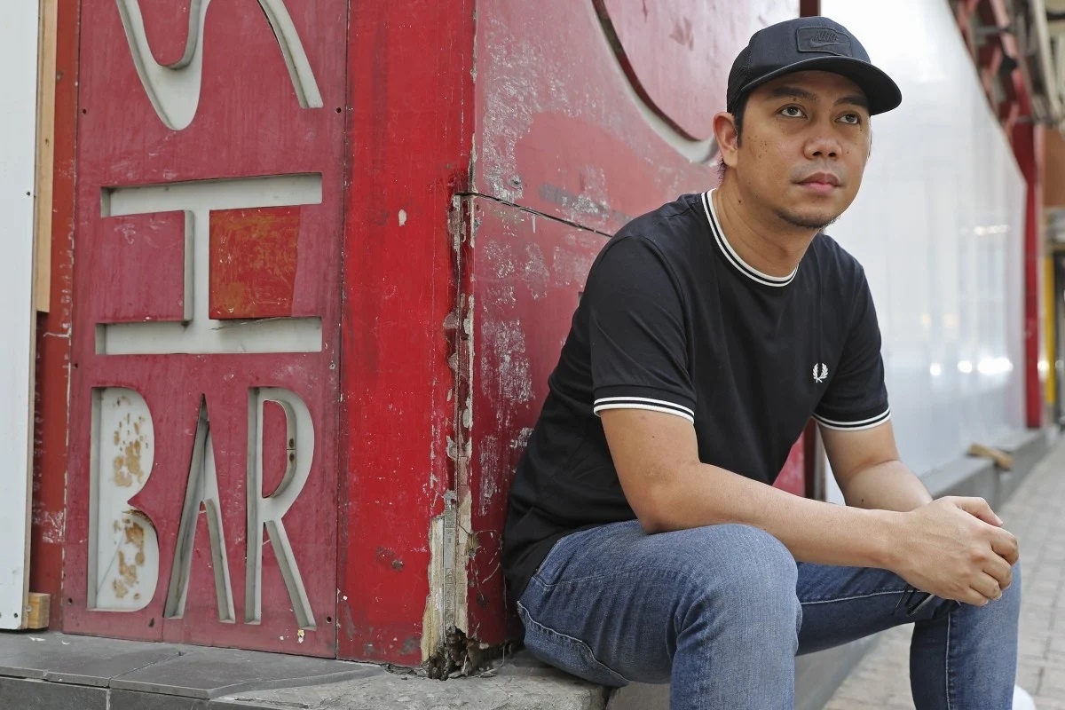 Nhiem Covid-19 sau khi lieu linh lam viec o quan bar hinh anh