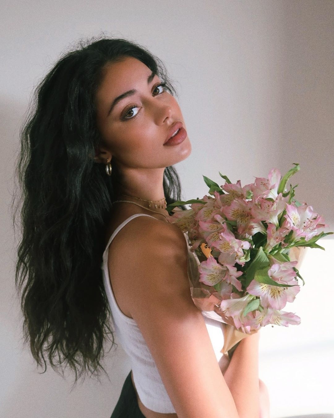 Co gai thanh mau dinh dam nho lot mat xanh cua Justin Bieber anh 2