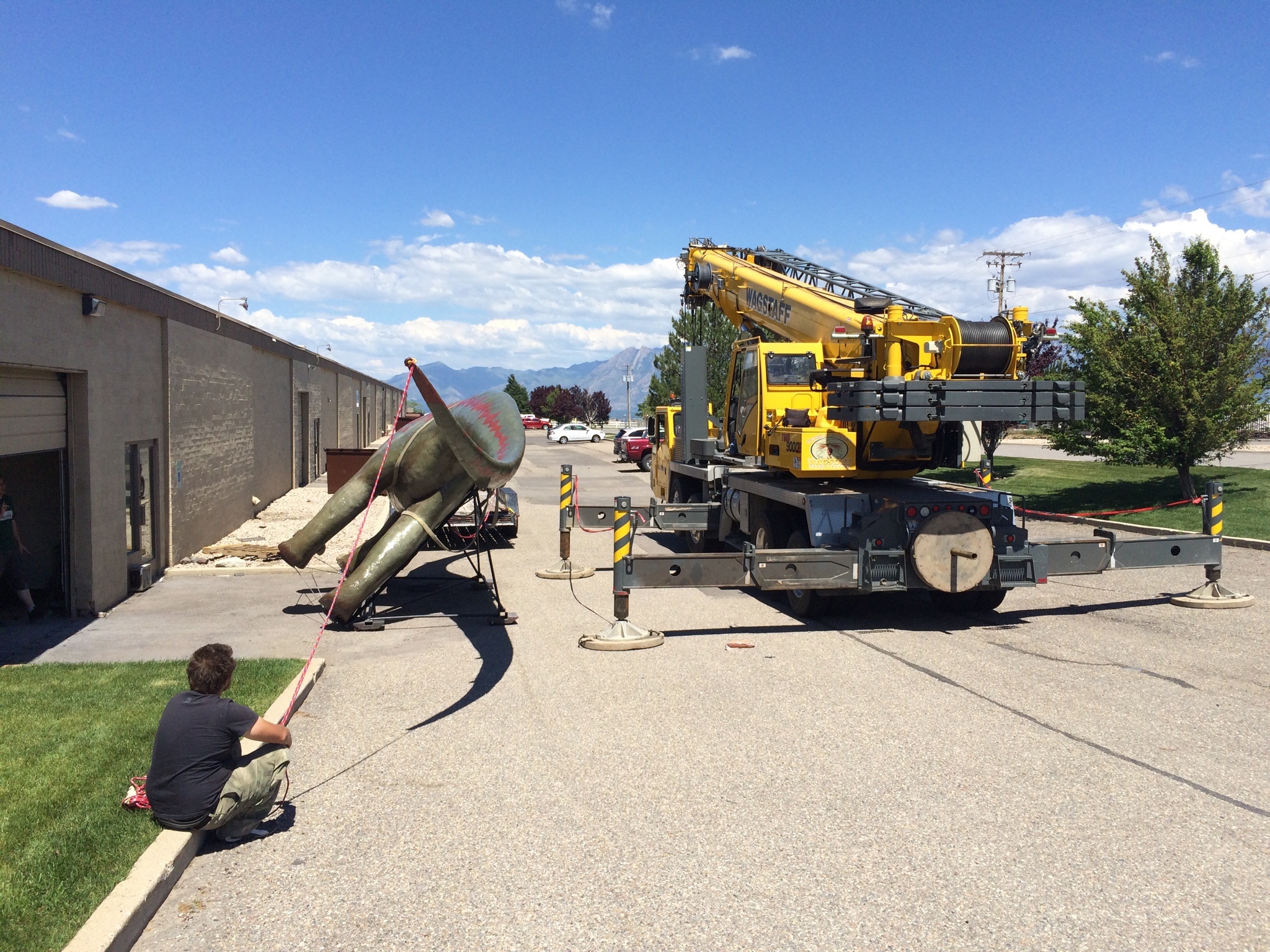 ong bo lam san choi khung long cho con anh 6