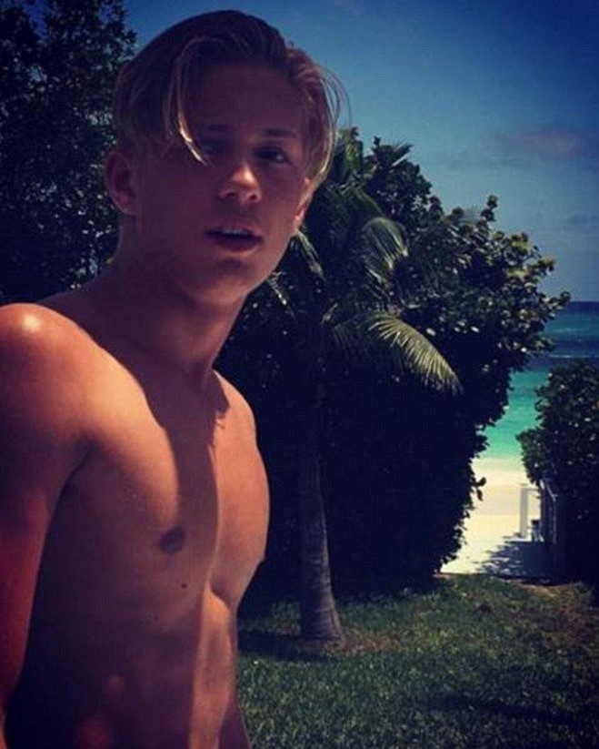 hoang tu doc than duoc yeu thich tren the gioi anh 8