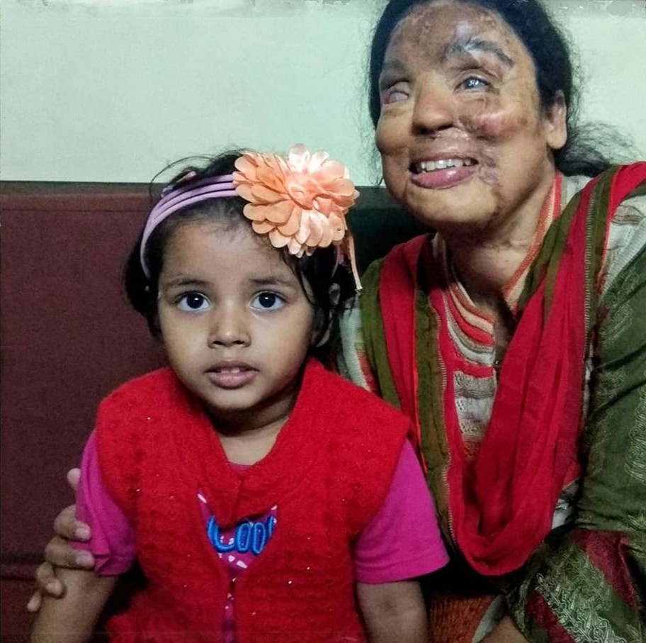 co gai bi tan cong axit thang Ai la trieu phu anh 11