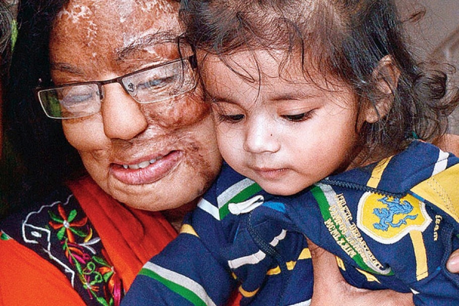 co gai bi tan cong axit thang Ai la trieu phu anh 9