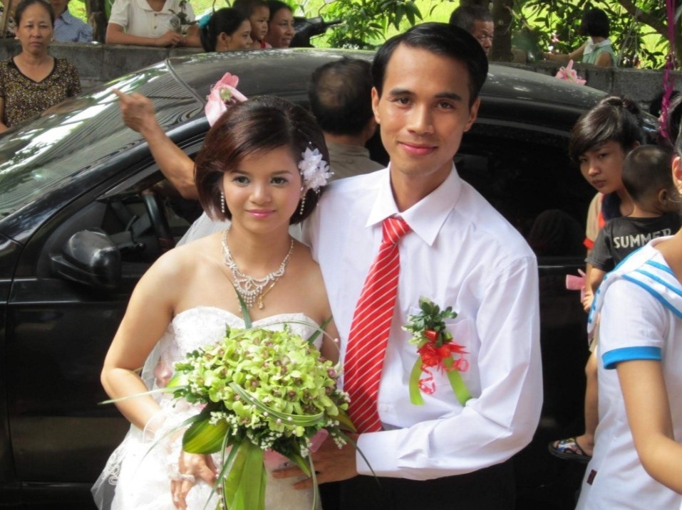 Chang trai liet ca 2 chan cuoi duoc vo nho nhan tin lam quen qua MXH hinh anh