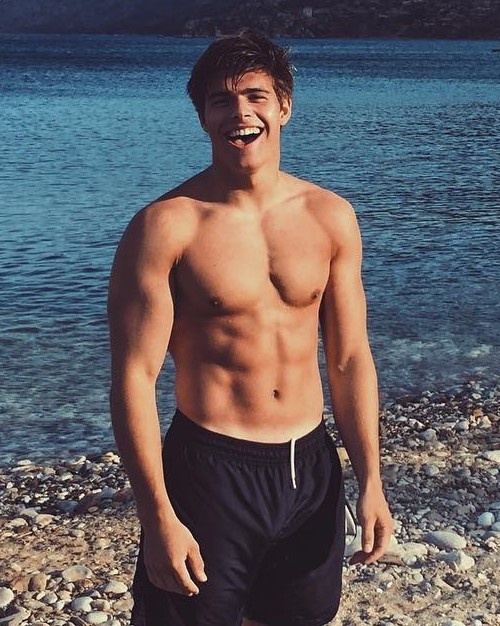 thanh vien Hoang gia Anh co ngoai hinh noi bat anh 2