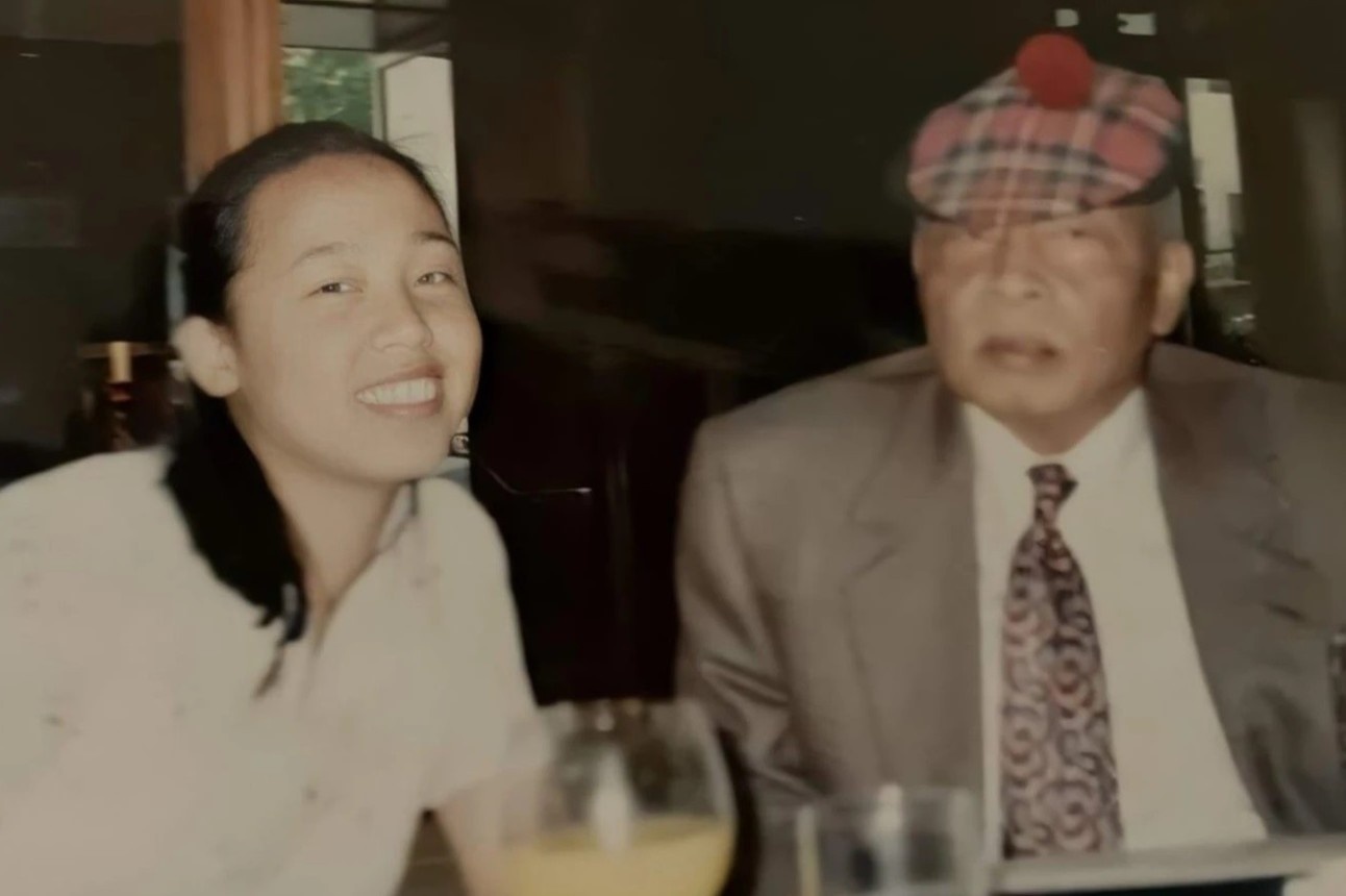 ‘Nhat ky cong chua’ doi thuc - co gai phat hien bo la vua nam 14 tuoi hinh anh