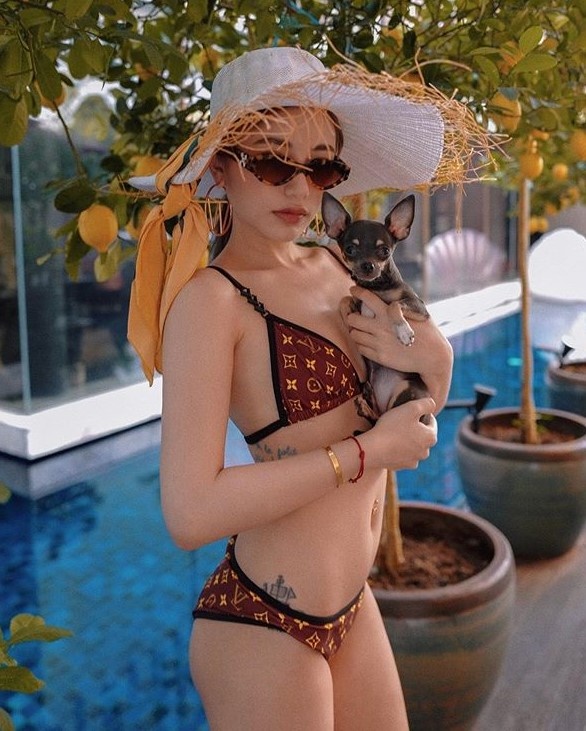 con gai ty phu chau A anh 12