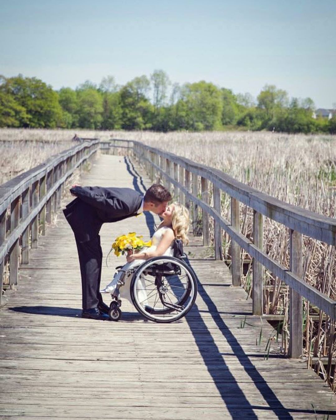 moi tinh dep cua co gai xuong thuy tinh anh 5