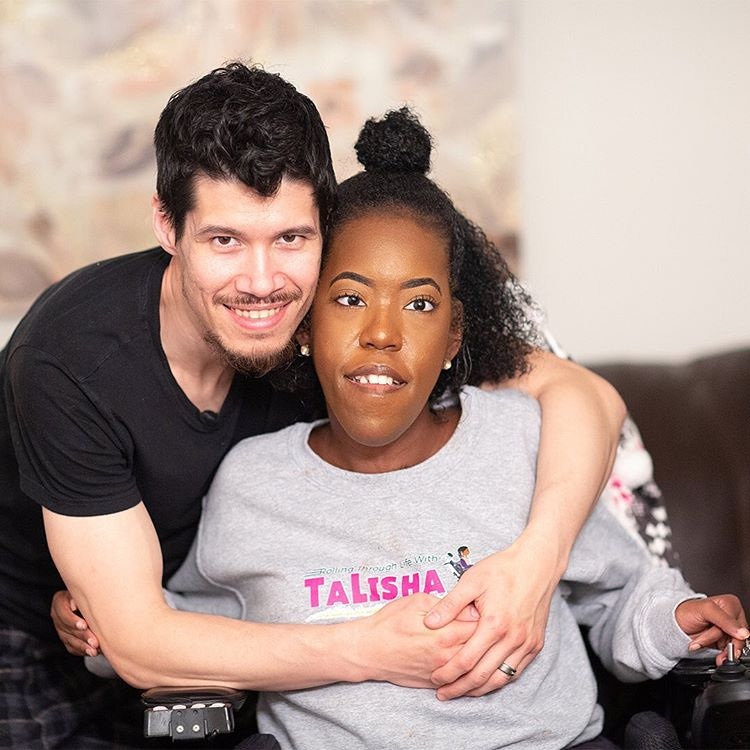 nghi luc cua co gai ngoi xe lan anh 3