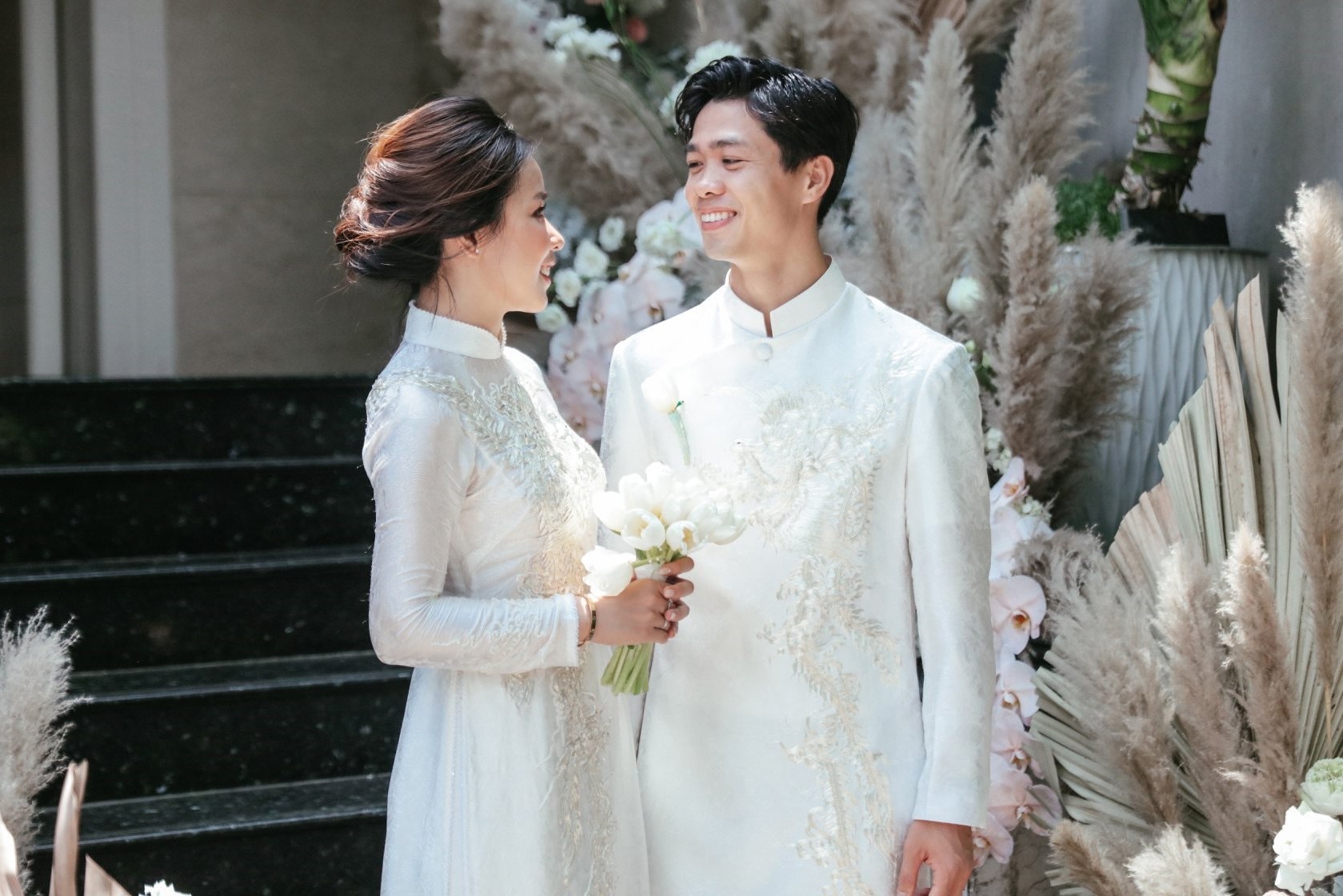 nhan sac vo cau thu ngay cuoi anh 1