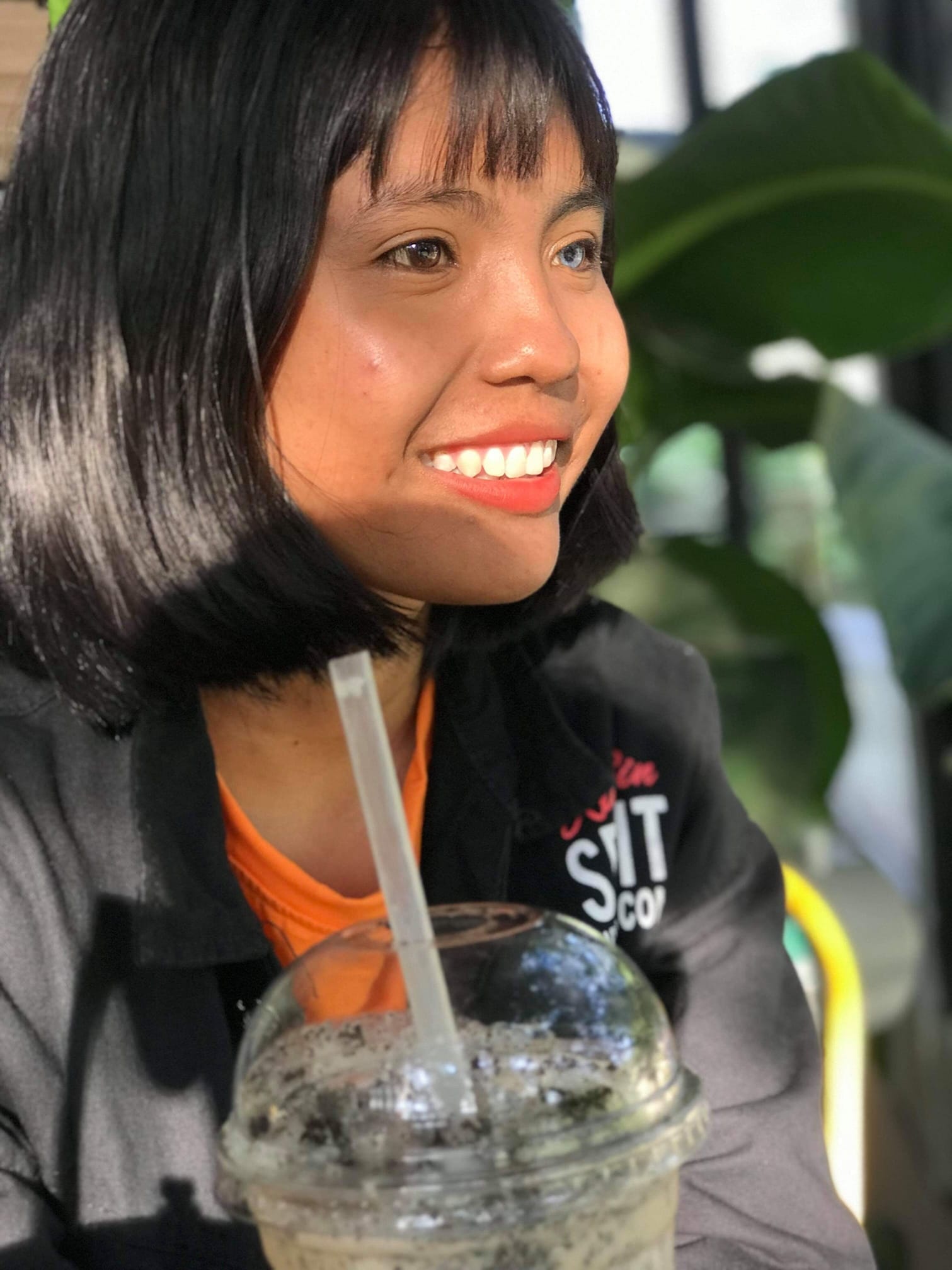 co gai Cham co 2 mau mat anh 11