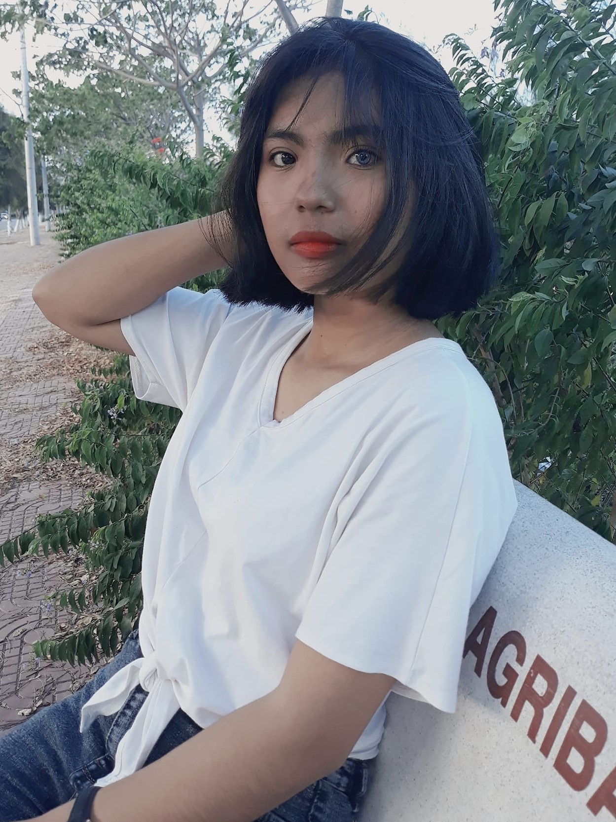 co gai Cham co 2 mau mat anh 12