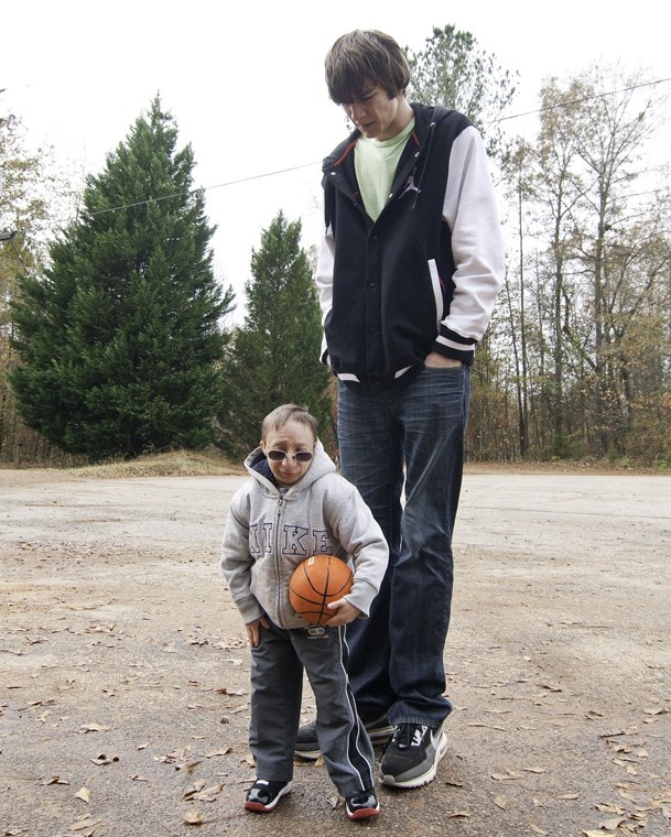 chàng người lùn 28 tuổi chỉ cao 86 cm ảnh 6 chang nguoi lun 28 tuoi chi cao 86 cm anh 6