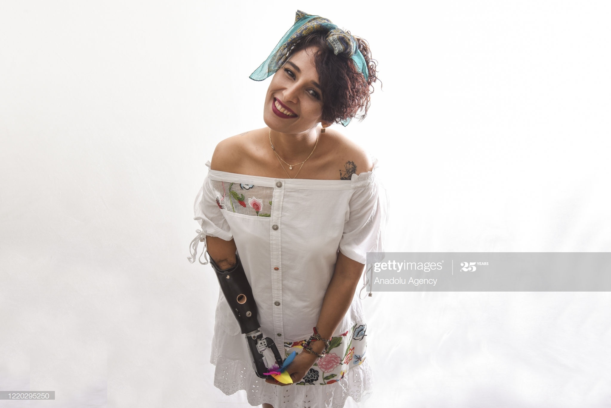 co gai voi canh tay bionic anh 7