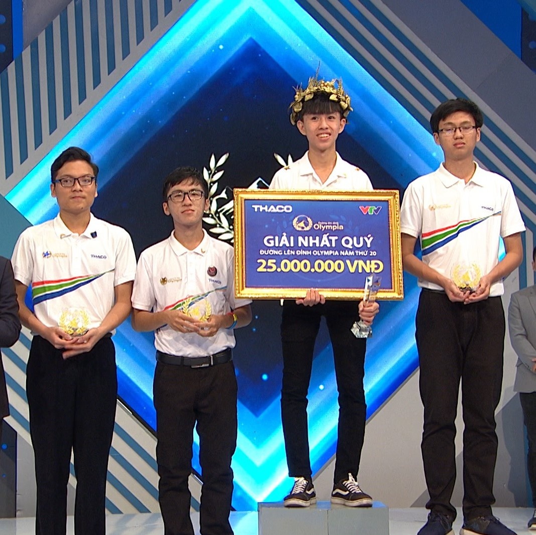 4 chang trai Quang Tri vao chung ket Olympia anh 1