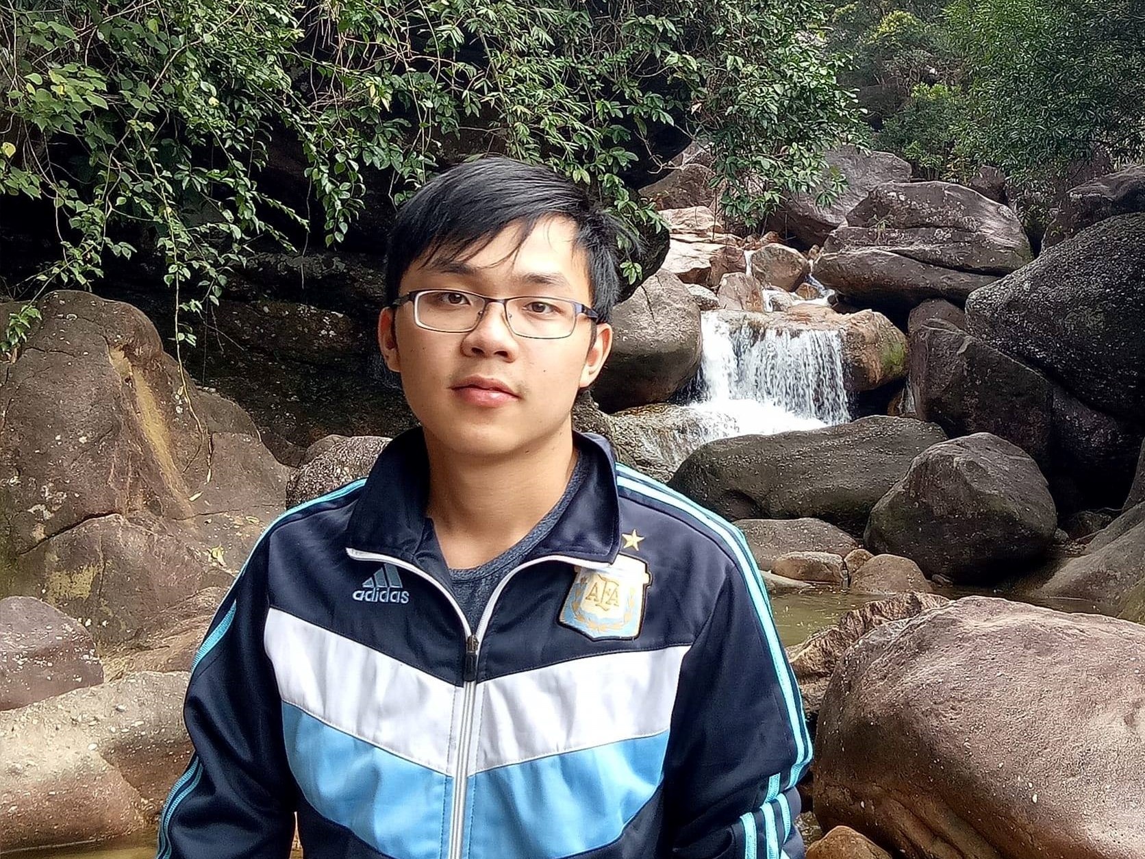 4 chang trai Quang Tri vao chung ket Olympia anh 4