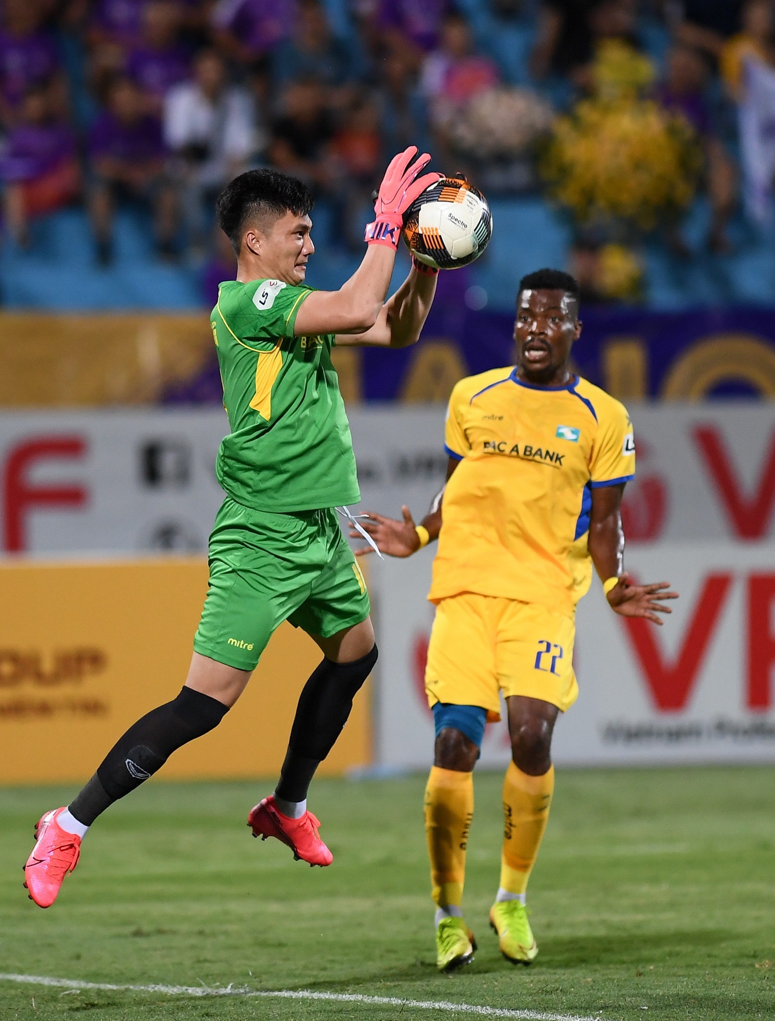 vo thu mon Nguyen Van Hoang anh 2