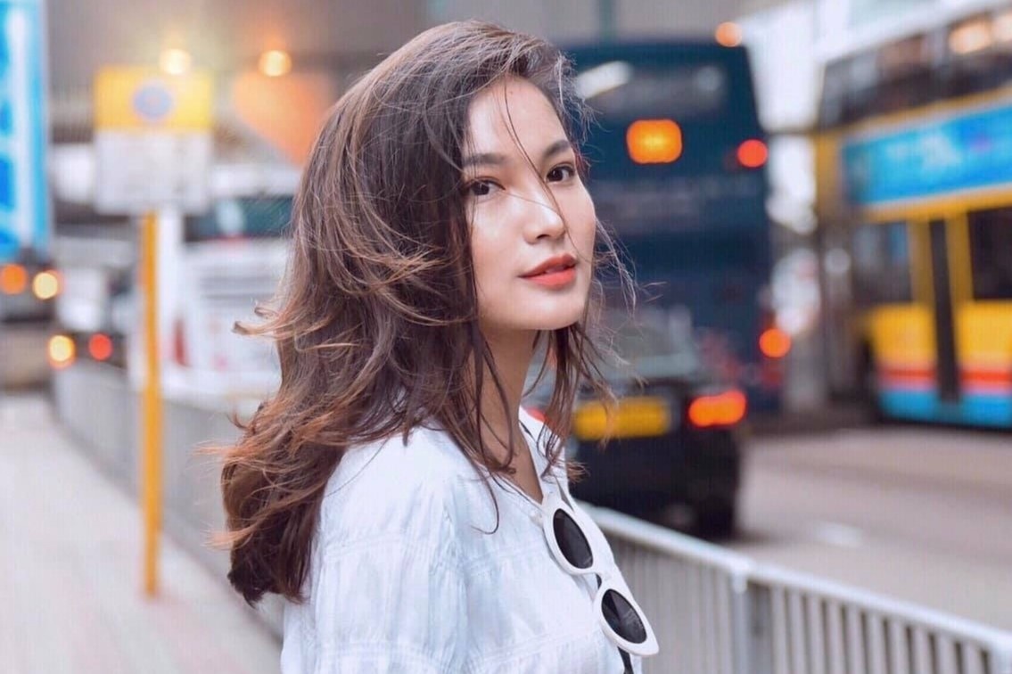 Dan MC 9X dan Thoi su tren VTV deu co ngoai hinh noi bat hinh anh
