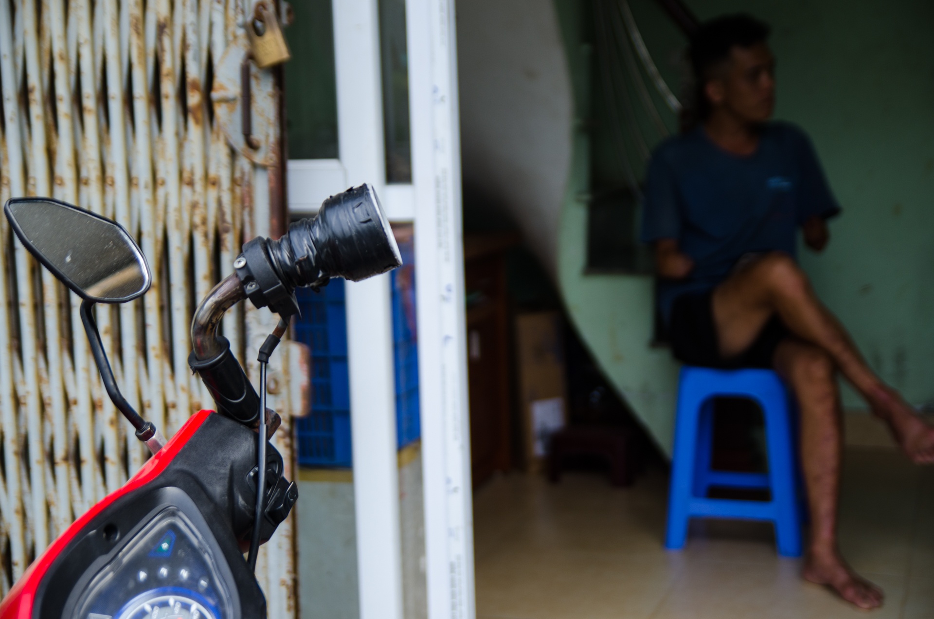 chang trai cut 2 tay sap cuoi vo anh 6