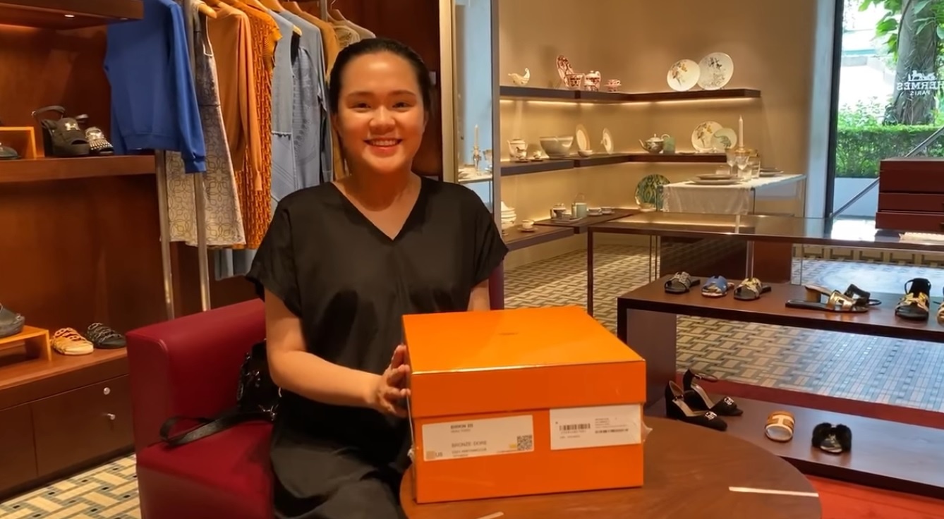 Quỳnh Anh đập hộp ảnh 1 Quynh Anh dap hop anh 1