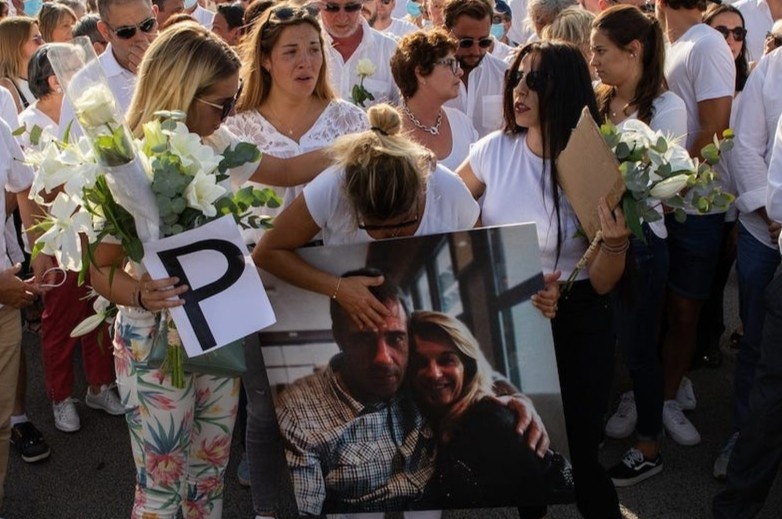 Tai xe Phap bi danh chet khi nhac 3 hanh khach khong deo khau trang hinh anh