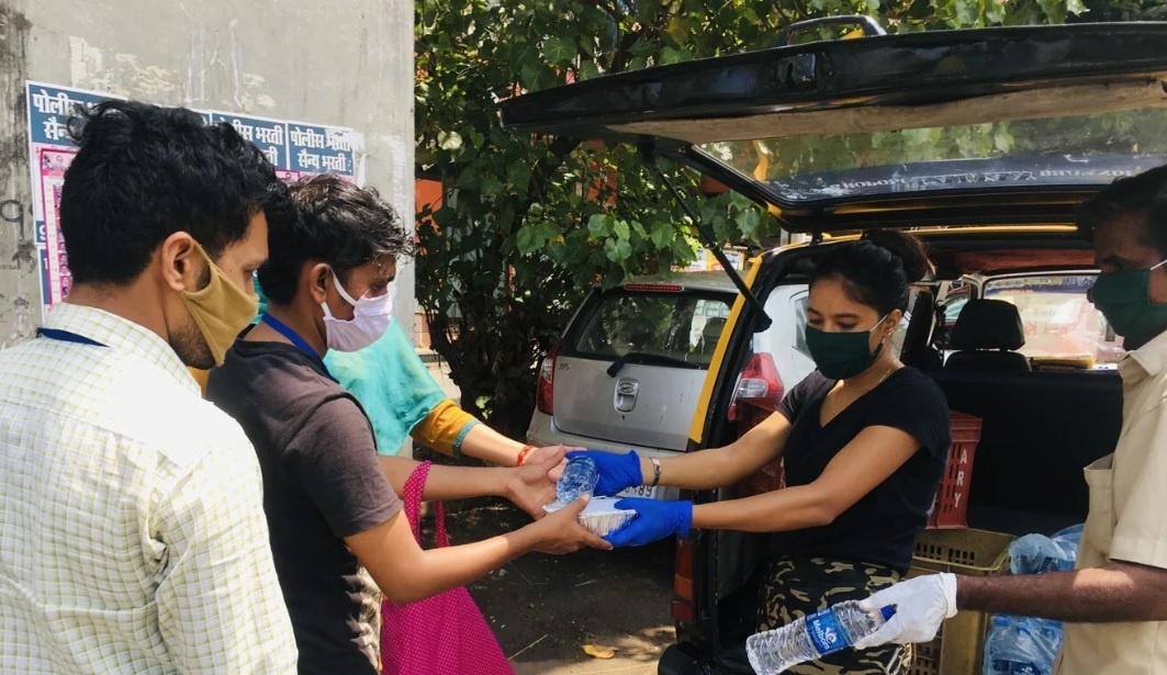 con cua gai mai dam An Do thach thuc dinh kien anh 2