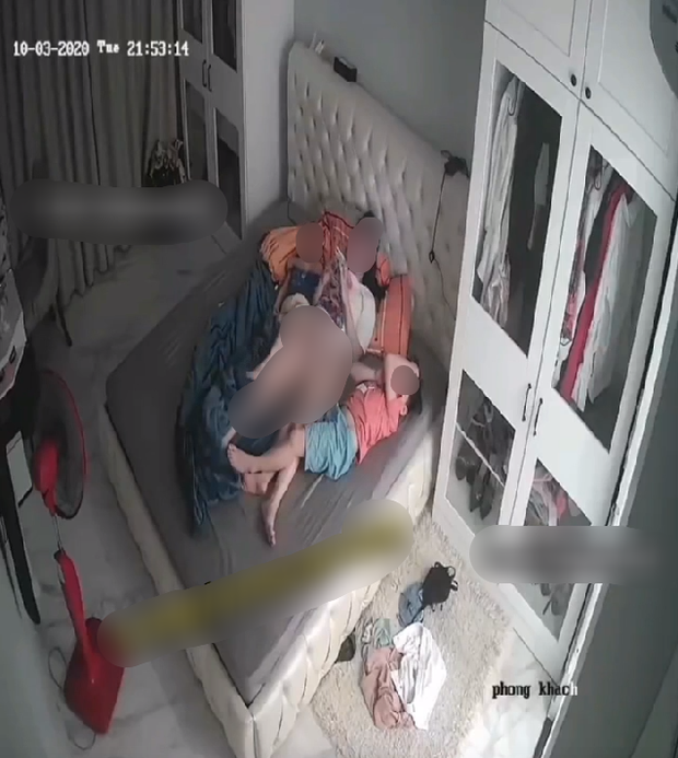 phụ nữ bán khỏa thân cho trẻ chạm vùng nhạy cảm ảnh 1 phu nu ban khoa than cho tre cham vung nhay cam anh 1