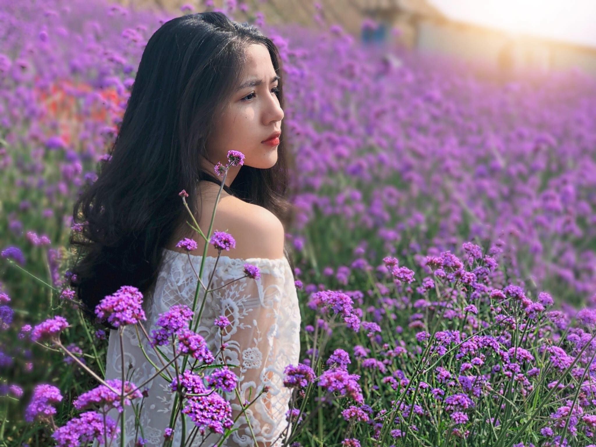 nu sinh xinh xan mac do quan su anh 8