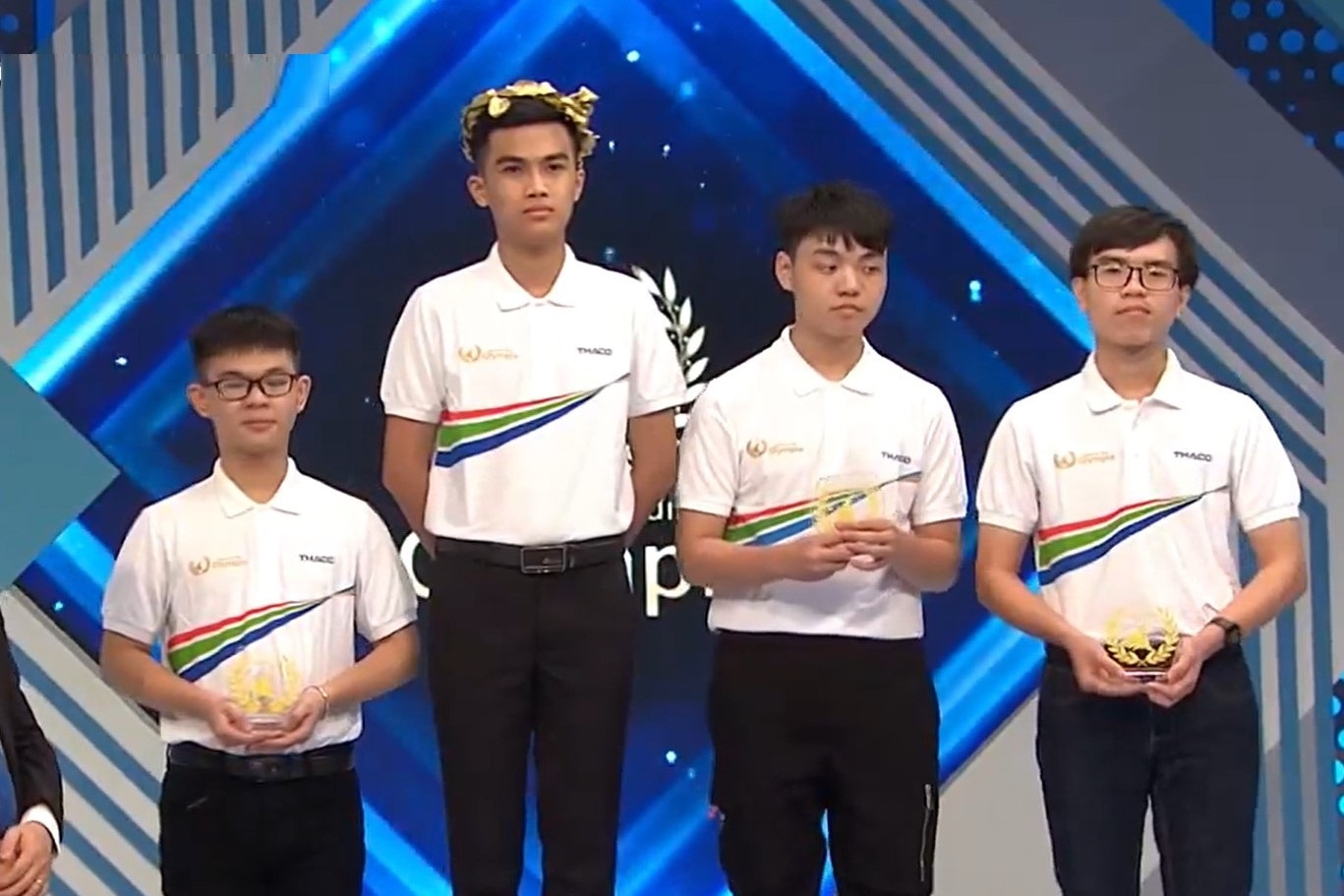 Duong len dinh Olympia anh 1