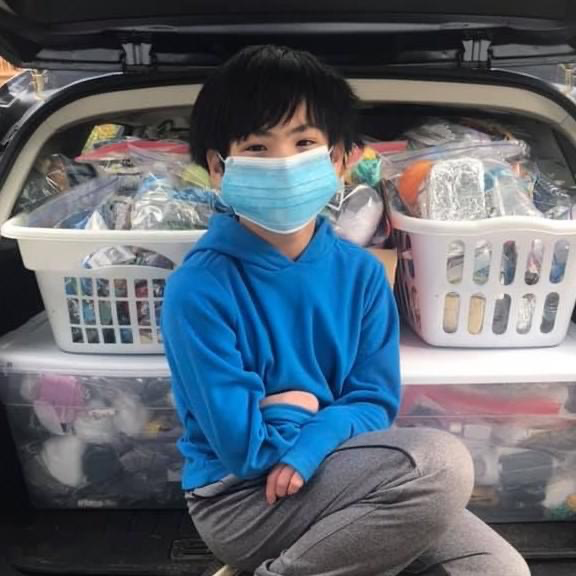 cậu bé gốc Việt tặng 12.000 khẩu trang ở Mỹ ảnh 3 cau be goc Viet tang 12.000 khau trang o My anh 3