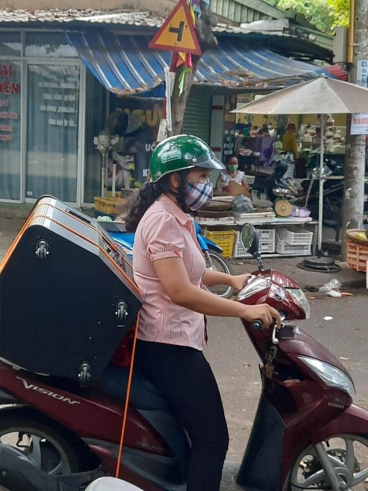 Chủ tịch Hội Phụ nữ ở Đà Nẵng đi từng ngõ nhắc người dân ở nhà ảnh 1 Chu tich Hoi Phu nu o Da Nang di tung ngo nhac nguoi dan o nha anh 1
