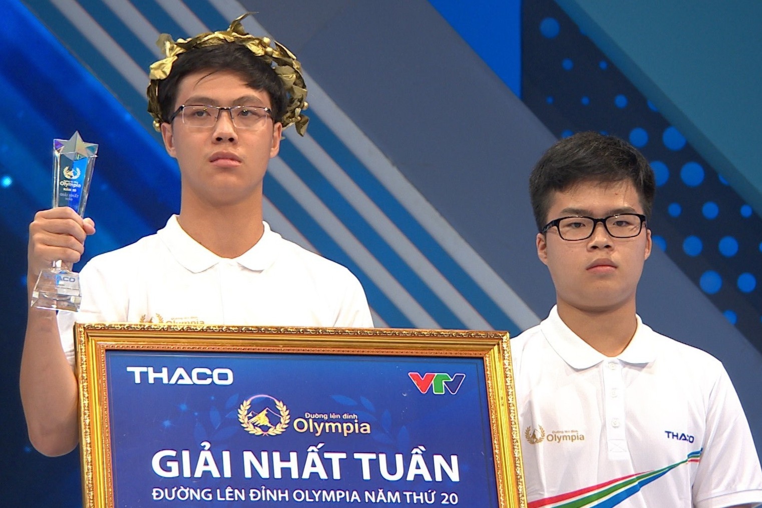 2 thi sinh cach nhau 10 diem, cung gianh ve di tiep o Olympia hinh anh