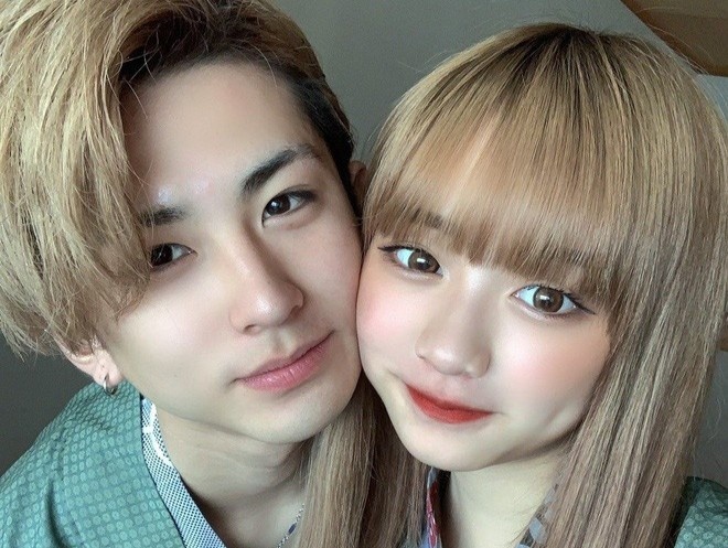 Doi Nhat Ban yeu qua show hen ho bi chi trich vi co con o tuoi 16 hinh anh