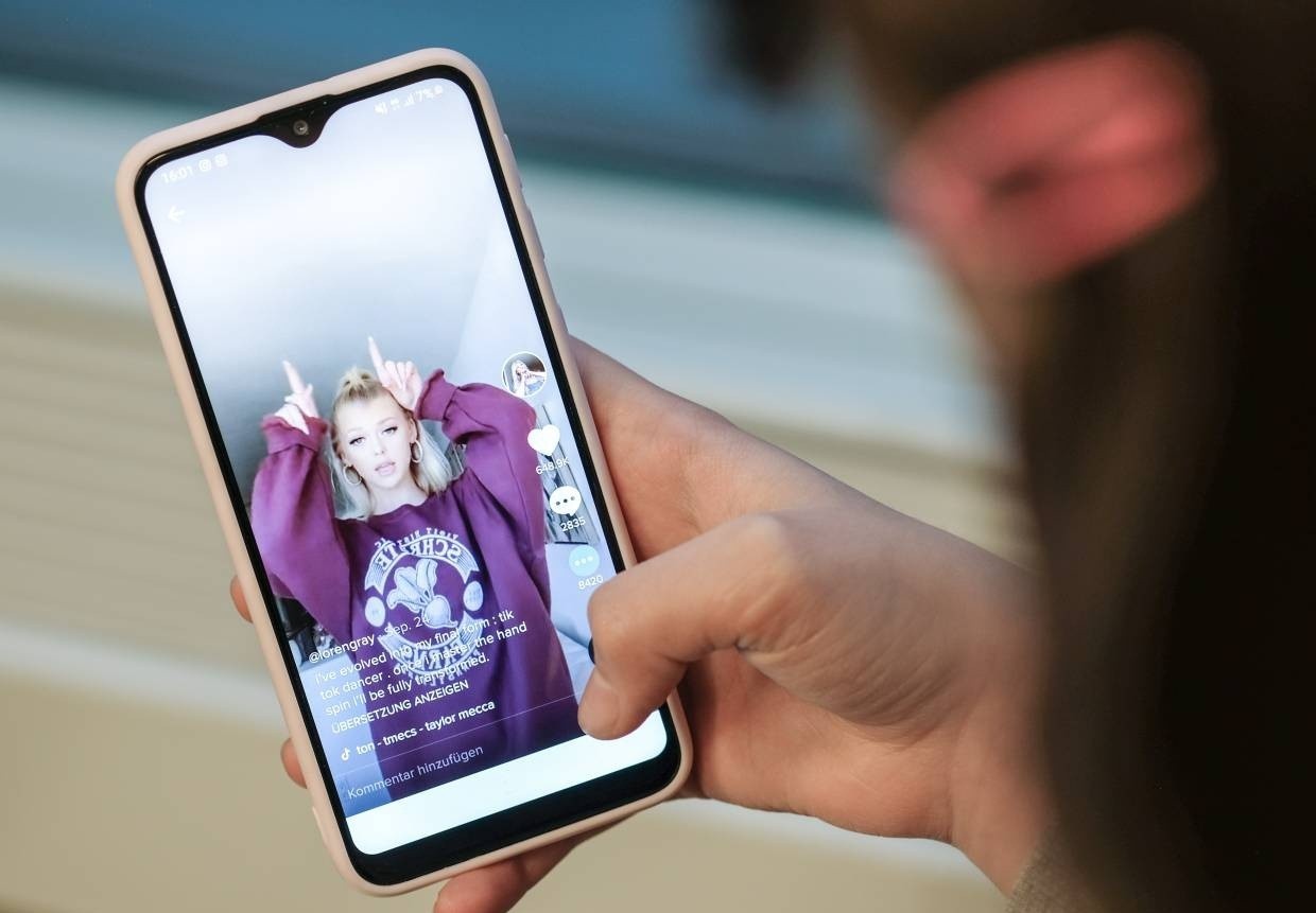 Tre em de thanh con moi cua quay roi, au dam tren TikTok hinh anh