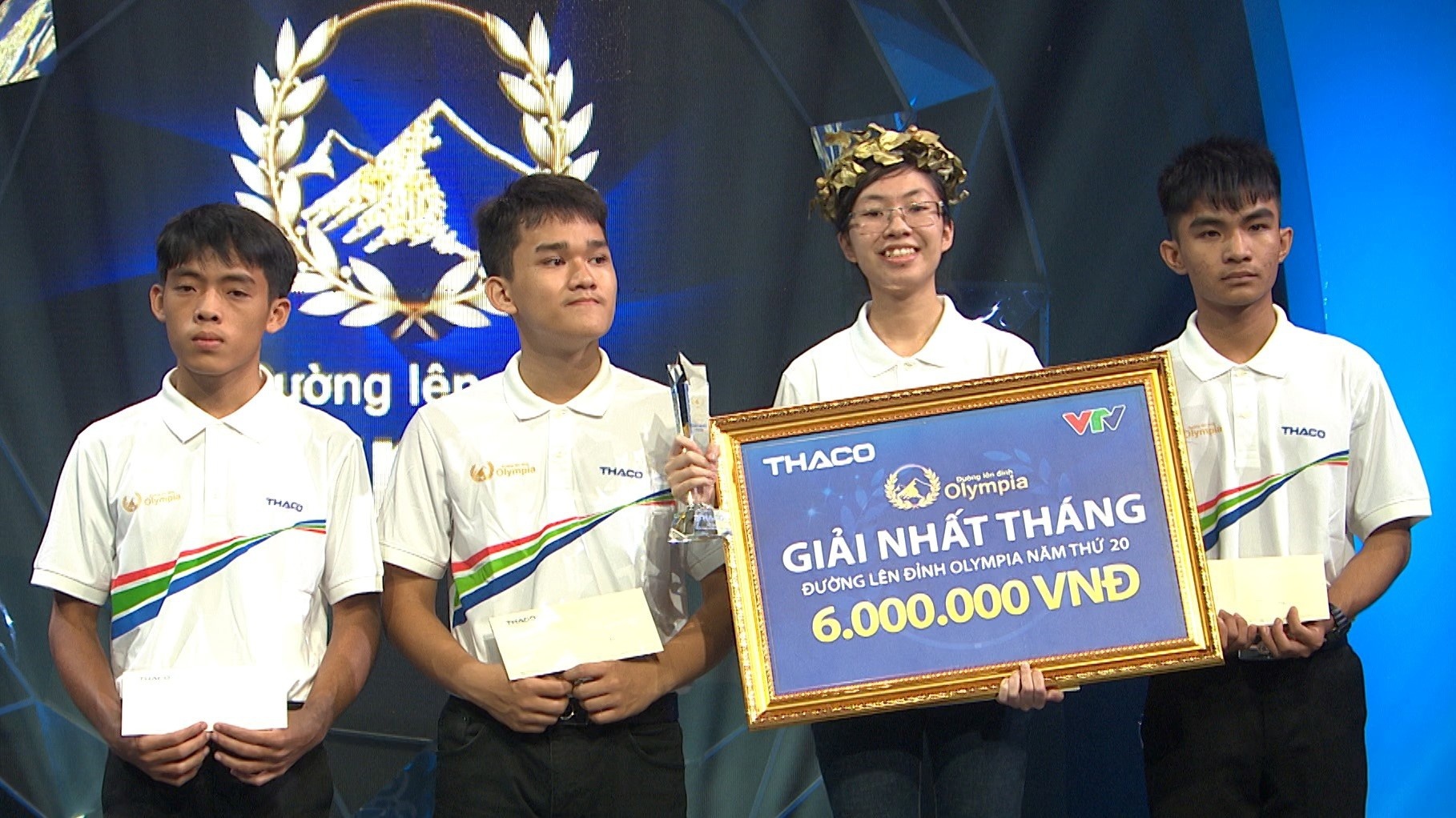 Duong len dinh Olympia anh 1