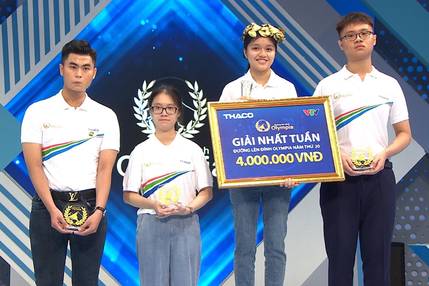 Duong len dinh Olympia anh 6