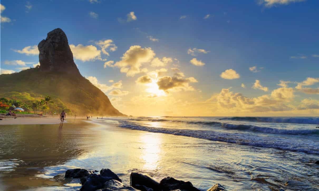 Dao o Brazil chi don khach tung nhiem Covid-19 hinh anh