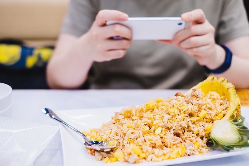 nguoi tre ngai tuong tac ngoai doi anh 3