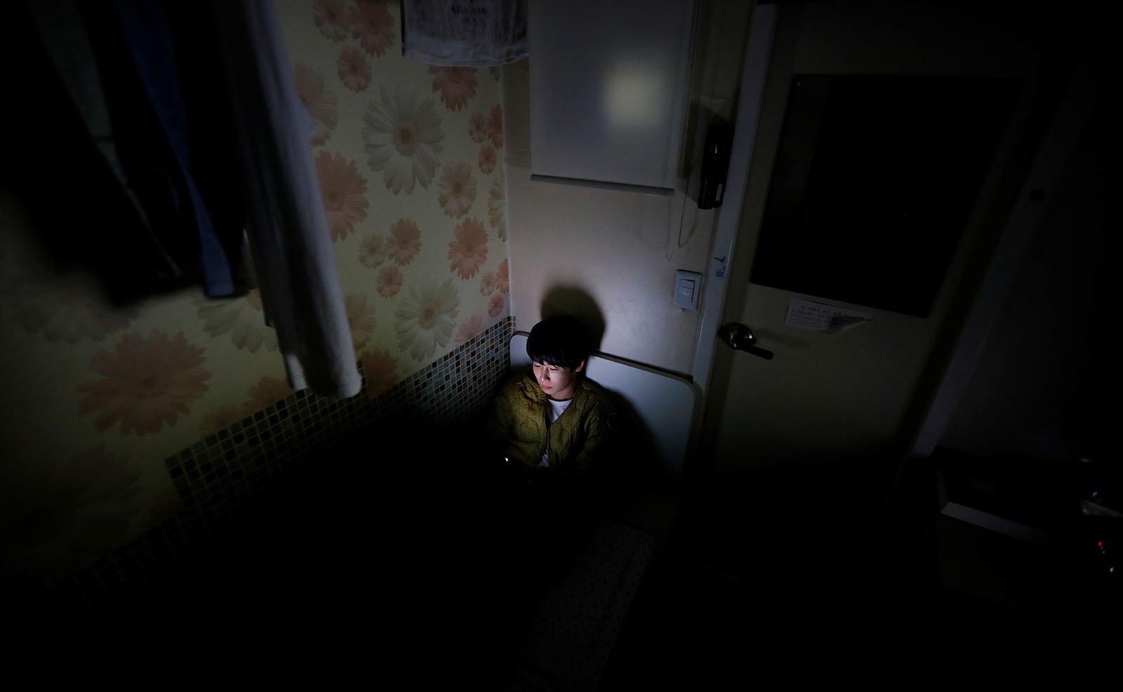 nguoi tre ngai tuong tac ngoai doi anh 4