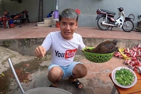 'Can dep bo kenh YouTube nham nhi nhu Hung Vlog, NTN' hinh anh