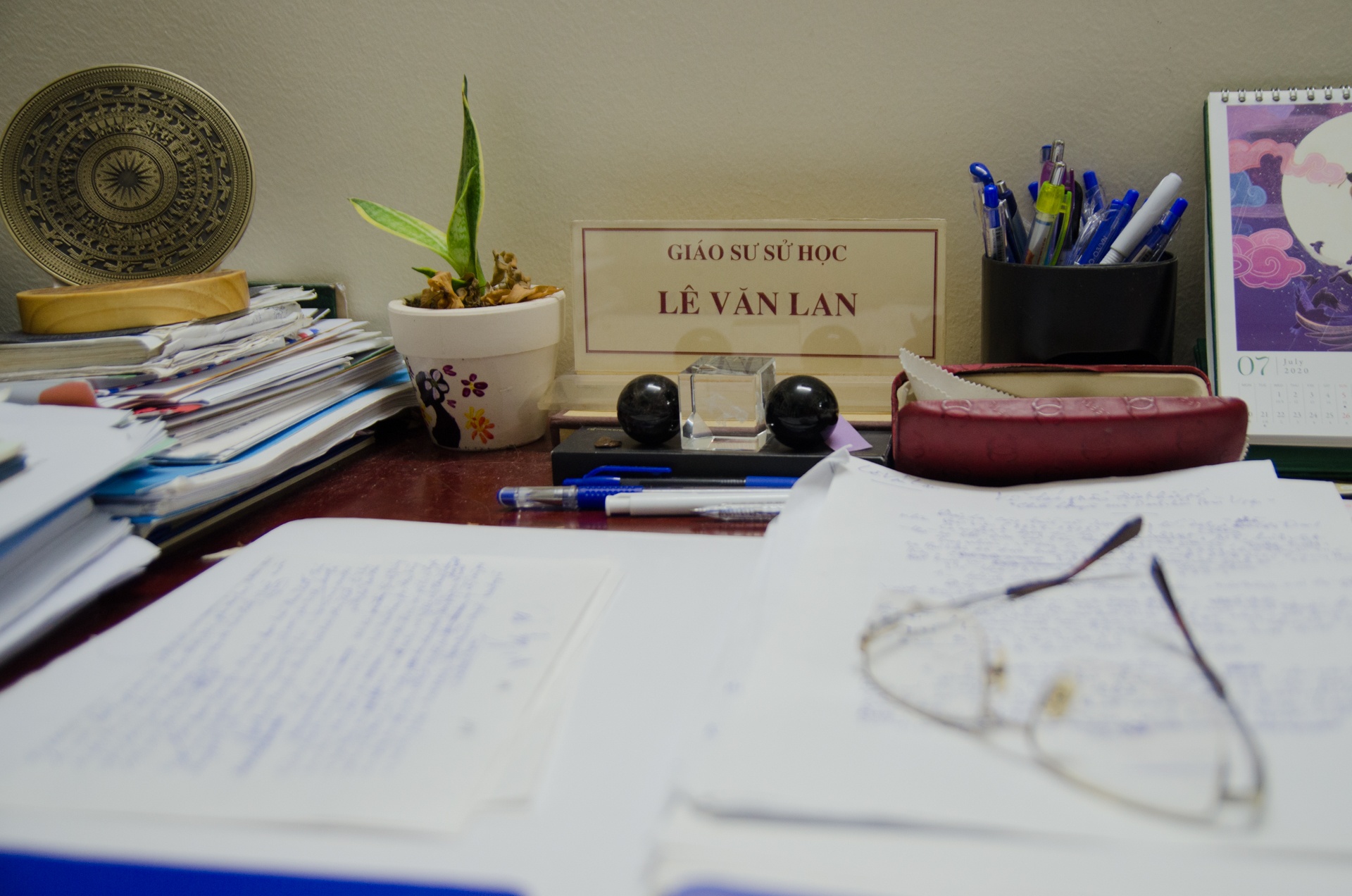 Giao su su hoc Le Van Lan duong len dinh Olympia anh 4