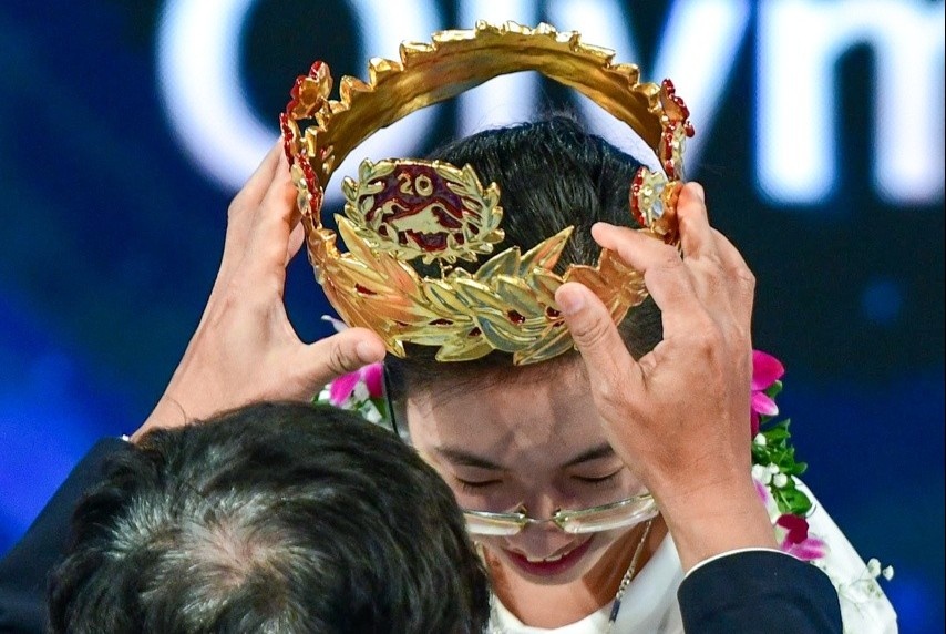 Vong nguyet que ma vang 9999 cua Olympia 2020 hinh anh