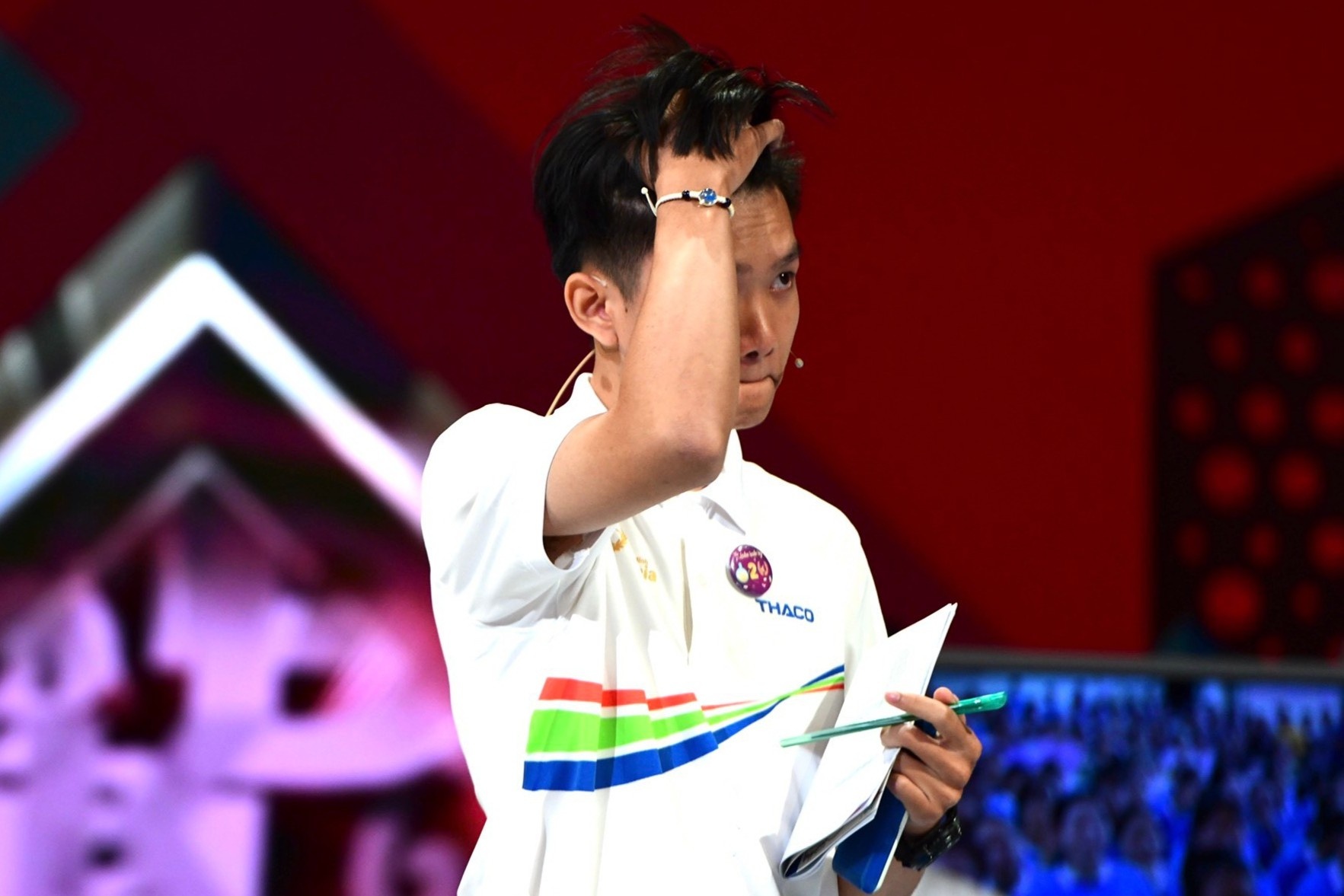 Khan gia che cau hoi o tran chung ket Olympia 2020 hinh anh