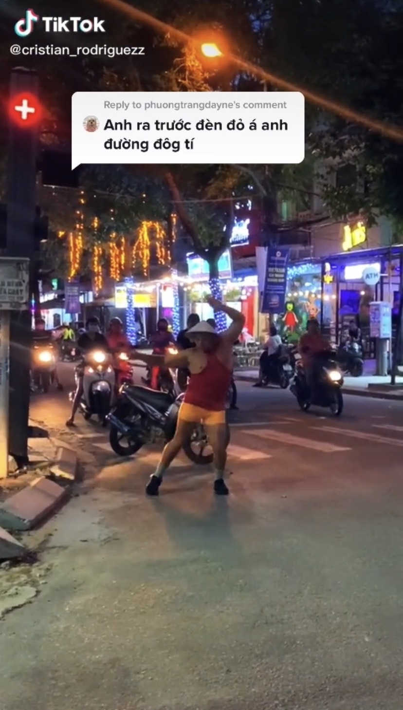 TikToker bị tố làm clip chế giễu văn hoá Việt ảnh 3 TikToker bi to lam clip che gieu van hoa Viet anh 3