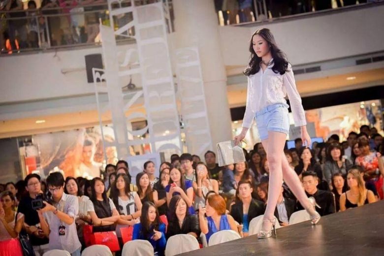 người mẫu chết vì hút mỡ ảnh 1 nguoi mau chet vi hut mo anh 1