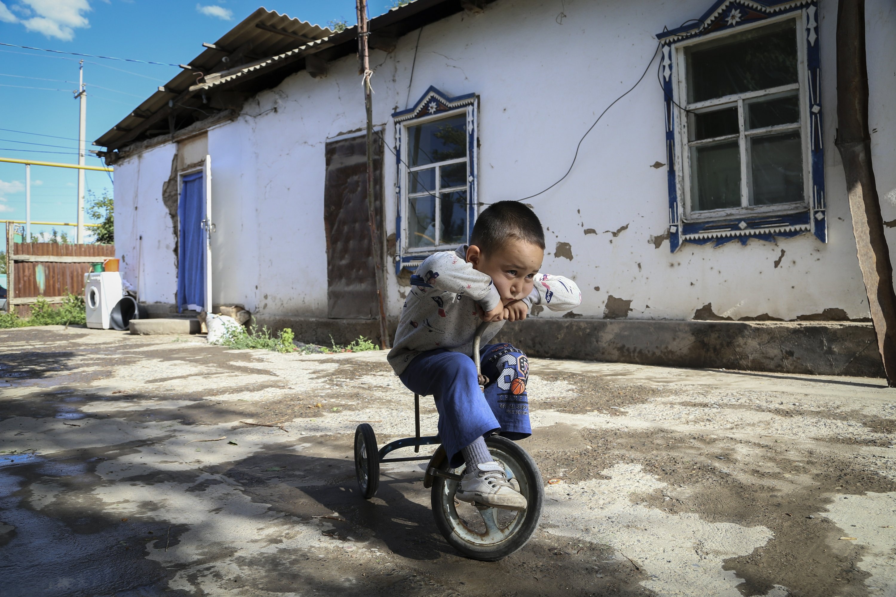 Noi so dai dang cua cac gia dinh co ba con o Trung Quoc hinh anh