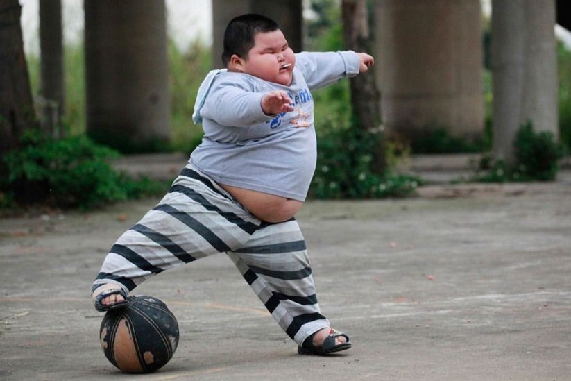 Hang chuc trieu tre em Trung Quoc can giam can hinh anh